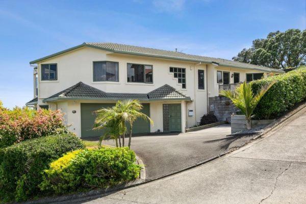 Villa Panoramic Vista On Burns à New Plymouth Extérieur photo
